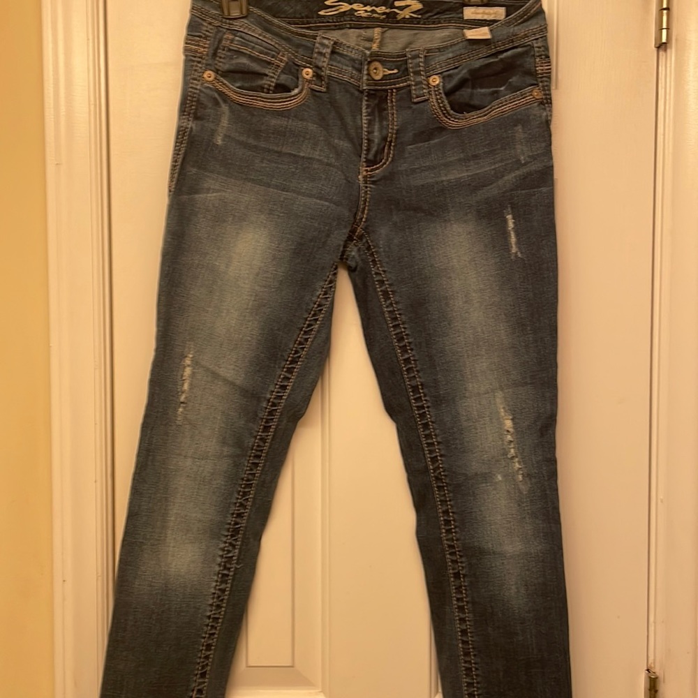 Seven7 jeans size 6 slim straight.